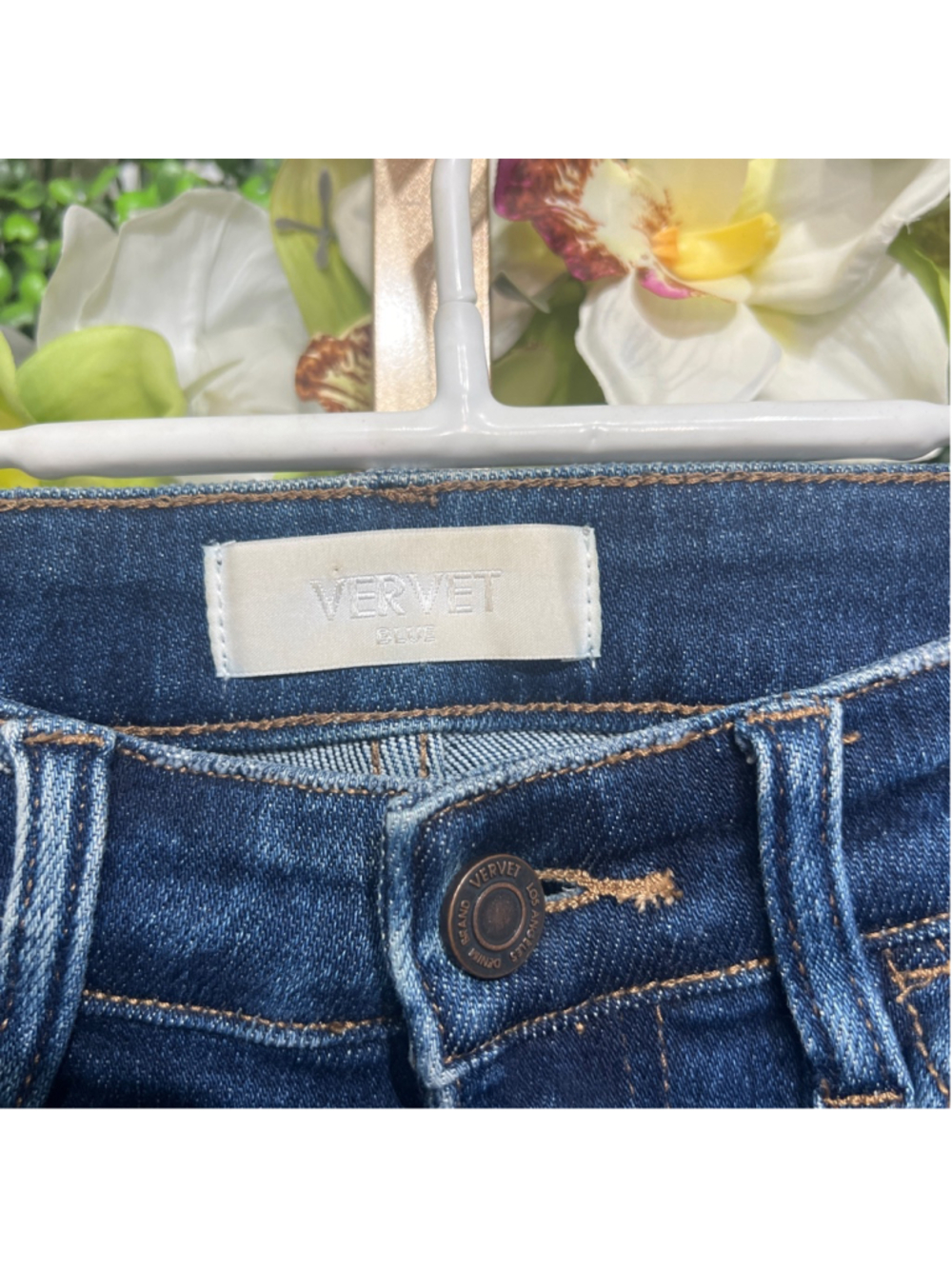 Women's Vervet Blue Skinny Jeans Glistening Mid Rise Distressed Hem Crop Size 27 - Picture 6 of 10